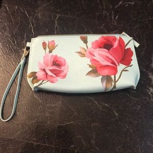 Very pretty blue flower wristlet purse